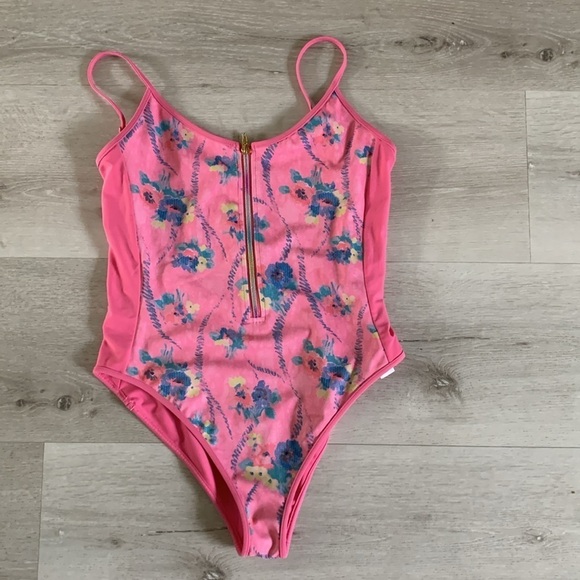 LOVESHACKFANCY X Beach Riot One Piece Cheryl Swimsuit Hint of Hibiscus L - Picture 9 of 12